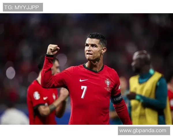 足球巨星高清写真集 展现球场英姿与个人魅力